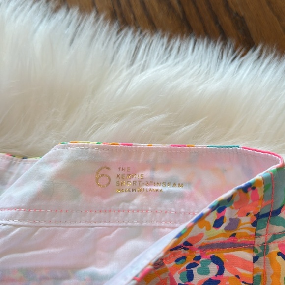 Lilly Pulitzer Kerrie Short in It’s Always Summer Somewhere - Picture 4 of 5
